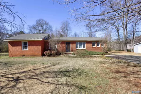 15277 Sanderson Rd, Harvest, AL 35749