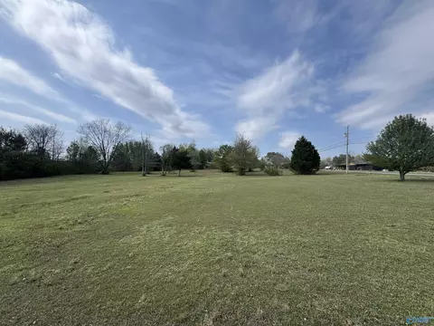 202 Smith Dr, Harvest, AL 35749