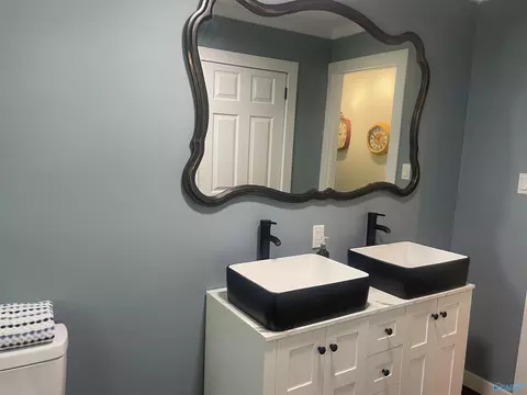 Bath - 60 Maple St, Cherokee, AL 35616 photo 2 of 4