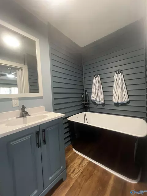 Bath - 60 Maple St, Cherokee, AL 35616 photo 4 of 4
