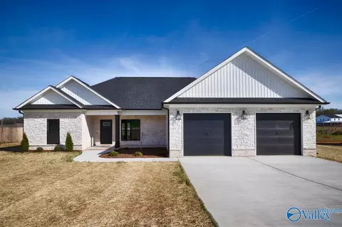 15091 Evans Rd, Athens, AL 35611