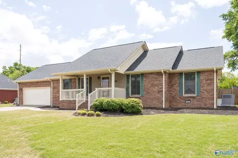 17960 Davis St, Athens, AL 35611