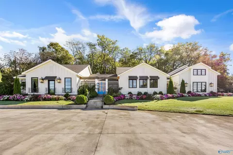 7515 Whitesburg Dr, Huntsville, AL 35802