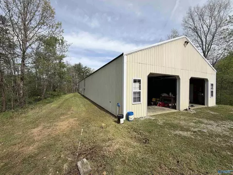 2121 Center Hill Rd, Trafford, AL 35172