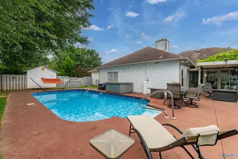 102 Silver Tail Ln, Huntsville, AL 35824