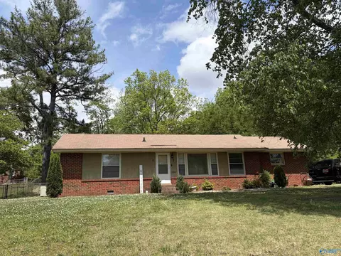 2016 Lance Rd, Huntsville, AL 35810