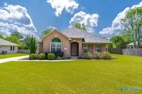 2510 Lawson Lake Ct, Huntsville, AL 35803