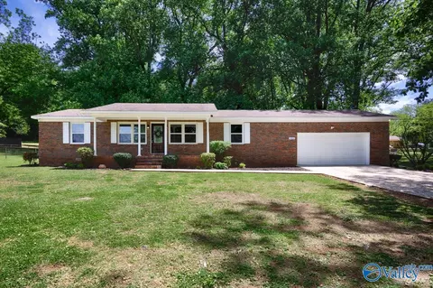 223 Sanderson Rd, Meridianville, AL 35759