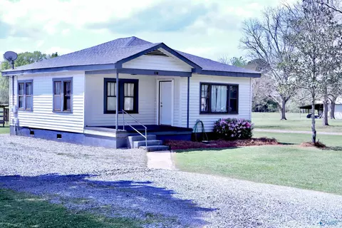 2921 Marguerite St, Hokes Bluff, AL 35903
