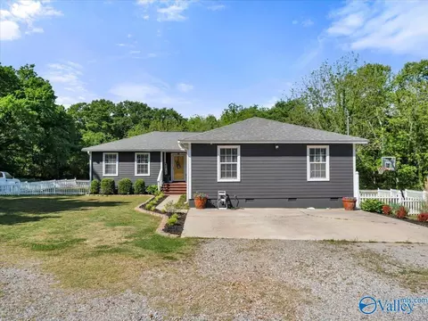 908 Wess Taylor Rd, Huntsville, AL 35811
