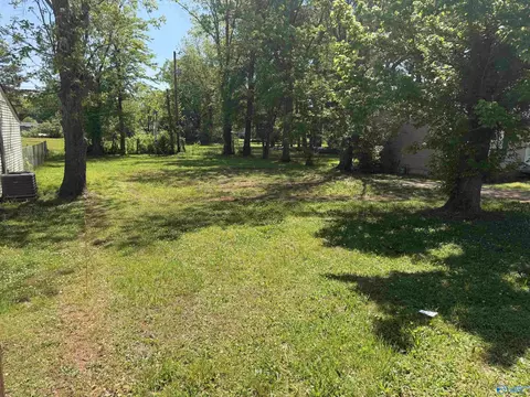 307 Thomas St, Athens, AL 35611