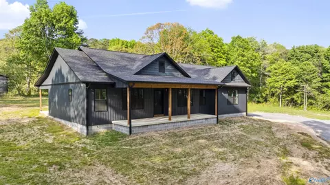 2110 Highland Dr, Fort Payne, AL 35967
