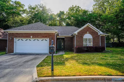 946 Tracey Ln, Decatur, AL 35601
