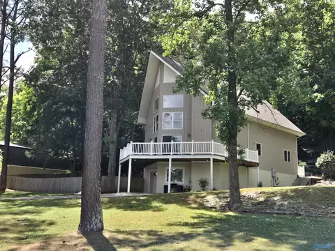 407 Mohawk Rd, Owens Cross Roads, AL 35763
