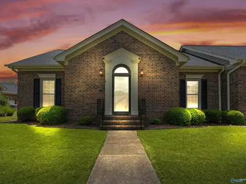 207 SW Beauchamp Pl #207, Huntsville, AL 35802