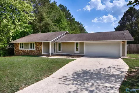121 Northwood Cir, Harvest, AL 35749