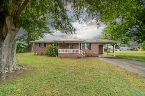 409 Rains Ave, Glencoe, AL 35905
