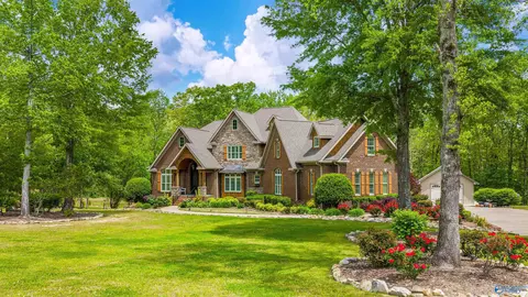 28 Caney Creek Dr, Rainsville, AL 35986