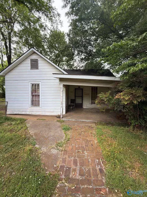 706 W Washington St, Athens, AL 35611