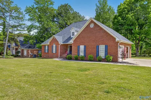 368 Hazel Creek Trl, Anniston, AL 36207
