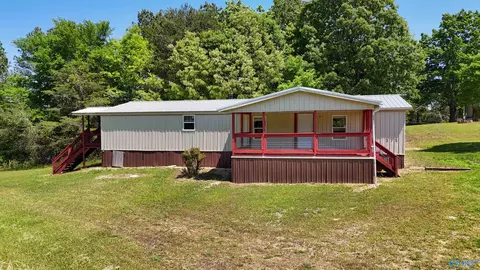 275 Chippewah Dr, Hamilton, AL 35570