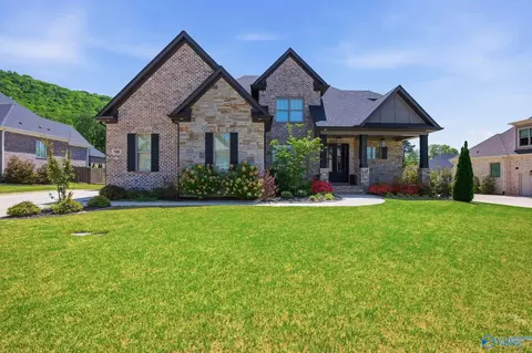 748 Indian Ridge Dr, Huntsville, AL 35803