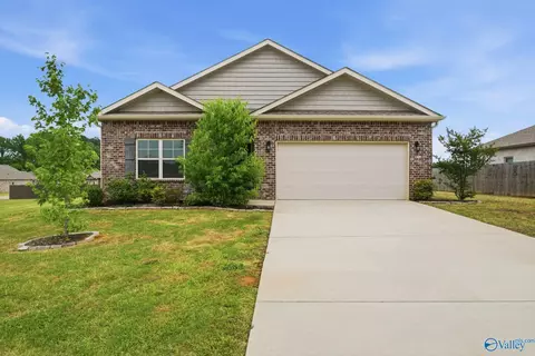 14170 Lannister Ln, Athens, AL 35613