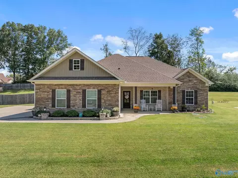 132 Lewis Vann Dr, Hazel Green, AL 35750