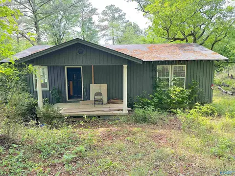 523 Scenic Dr, Gadsden, AL 35904