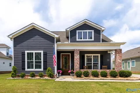 6209 Pembrook Pond Pl, Owens Cross Roads, AL 35763