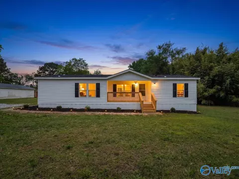 180 W Highlander Rd, Harvest, AL 35749