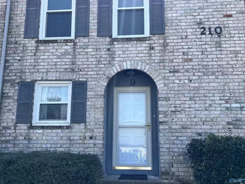 210 Marinawoods Dr #D, Huntsville, AL 35803