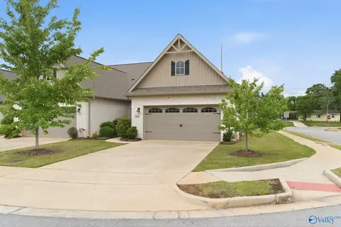 700 Rivulet Dr, Huntsville, AL 35824