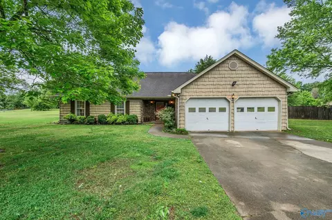 108 Willowvalley Dr, Harvest, AL 35749