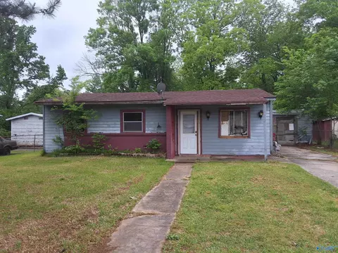 403 Oakleigh Dr, Gadsden, AL 35901