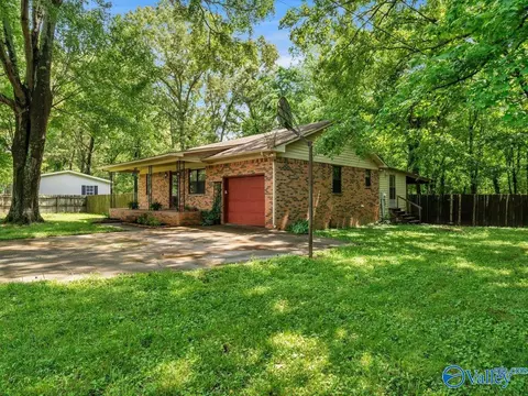 23634 Miller Rd, Athens, AL 35613