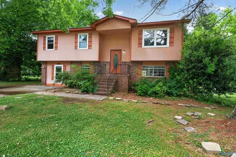 4056 Knollbrook Dr, Huntsville, AL 35810