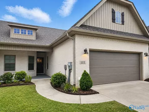 111 Farmall Ln, Madison, AL 35757