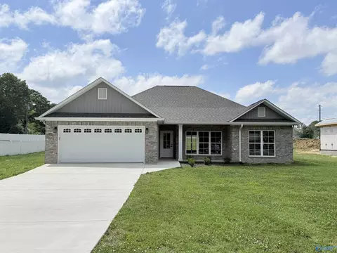 741 8th St, Arab, AL 35016
