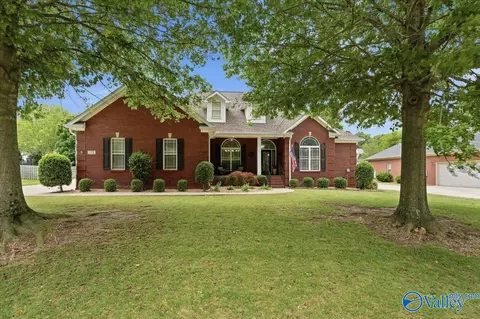 172 Valley Stone Rd, Huntsville, AL 35811