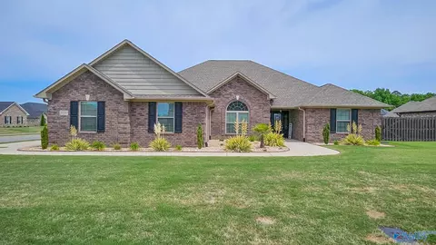 25257 Nettlebrooke Dr, Athens, AL 35613