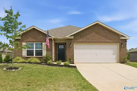 105 Tea Tree Ct, Hazel Green, AL 35750