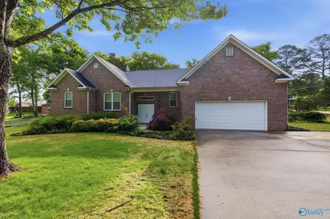 3326 Valley Forge Rd, Decatur, AL 35603