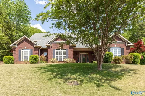 6512 Sparkling Dew Ln, Huntsville, AL 35810