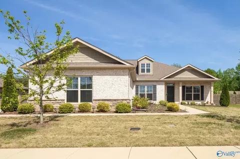 7040 Regency Ln, Gurley, AL 35748