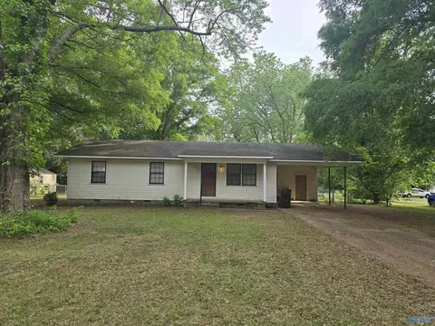 72 Miles Ln, Pisgah, AL 35765