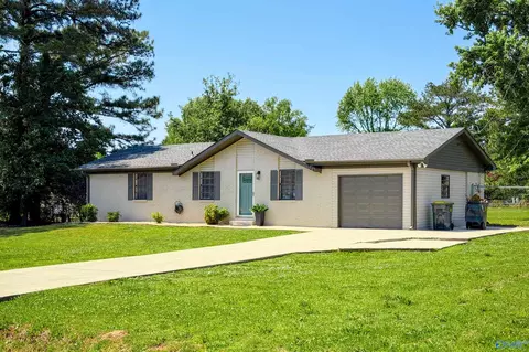 226 Cedar St, Decatur, AL 35603