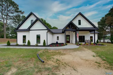 376 Summer Breeze Dr, Cedar Bluff, AL 35959