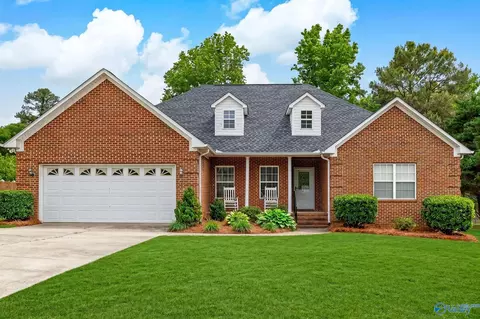130 Stoney Mountain Dr, Guntersville, AL 35976