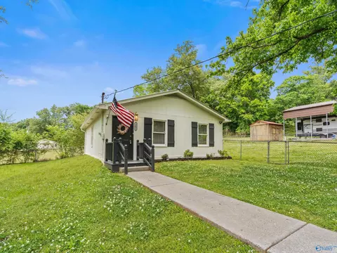 265 T R Christian Rd, New Hope, AL 35760